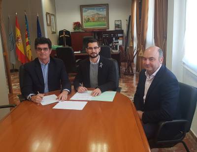 L'Ajuntament de l'Alcora i FACSA signen un conveni per a evitar la pobresa energètica
