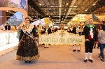 Castellón promociona la Magdalena en Fitur con una gaiata y el avance de fiestas en inglés y francés