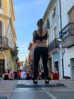 La plaça de la font d'Almenara s'ompli per a la master-class de