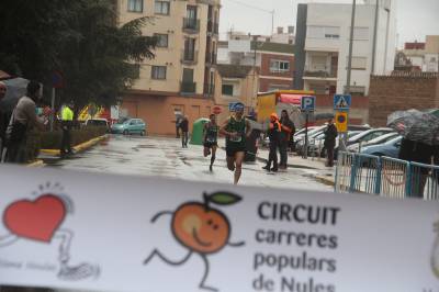 Nules celebra la 10K, pese a la lluvia y el mal tiempo