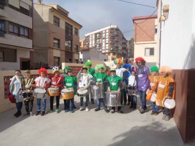 El CEIP Juan Carlos I y L'Escola infantil municipal de Almenara celebran la fiesta del carnaval
