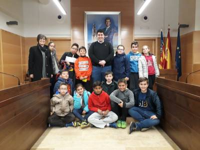 Escolars de Nules coneixen les diferents dependències municipals