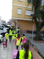 El Ayuntamiento de la Vall d'Uixó pone en marcha el primer pedibus para ir al colegio 