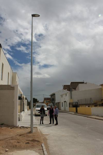 El Ayuntamiento de Vall d’Alba amplía la red de farolas en La Barona, el Mas del Blau y el Pou de Beca con una inversión de 25.512 euros