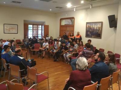 El ayuntamiento de La Vall d'Uixò celebra una tertulia para mejorar la convivencia familiar