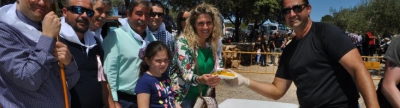 Numerosos valldalbenses y visitantes ‘toman’ la ermita de Sant Cristòfol para cumplir
