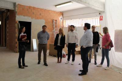 Les obres de remodelació del poliesportiu municipal continuen al ritme esperat