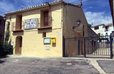 El PSOE y Compromís cierran las puertas del local social de Artesa para el uso de los vecinos