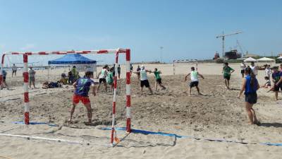 El III Torneo de Balonmano Playa de Borriana también se suma a un fin de semana deportivo multitudinario