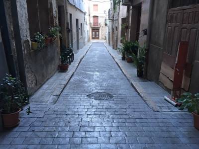 Acaben les obres de pavimentació dels carrers del Perxe i de les Eres