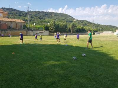 25 niños y niñas disfrutan del Campus de Fútbol de Benassal