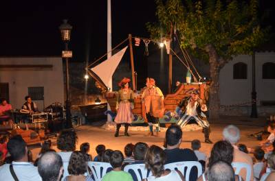 'Los piratas' asaltan el casco antiguo de Oropesa del Mar