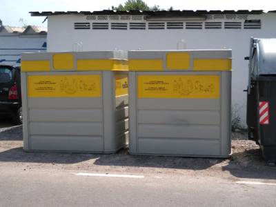 Nules instal·la contenidors nous a la zona marítima