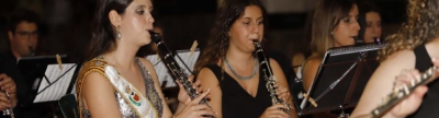 Les festeres participen com a músics en el concert de la 'Serenata al Bou'