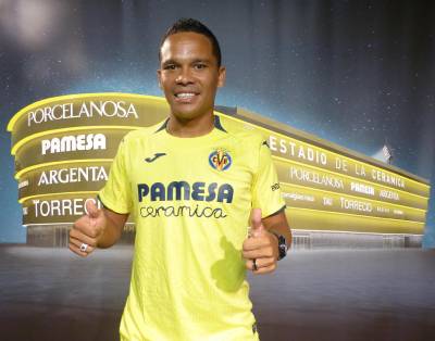 Firma del contrato de Carlos Bacca
