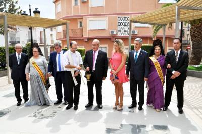 Los vecinos de Vall d’Alba ya pueden disfrutar de la remodelada plaza de la Iglesia