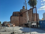 Comineza la instalación de la pérgola de la futura plaza de Sant Blai