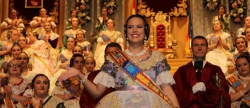 elena-pastor-ya-luce-la-banda-de-reina-fallera-de-burriana-2020
