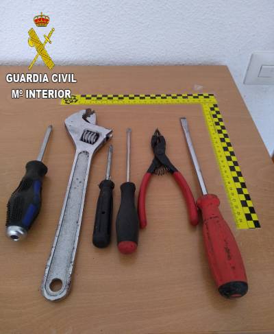 La Guardia Civil detiene a dos personas por varios robos en casetas de campo en Alcalà de Xivert