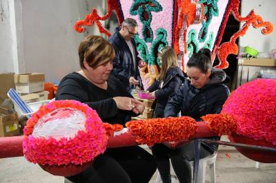 Seis carrozas competirn por el primer puesto en lq Cavalcada del Ninot de este sbado