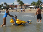Xilxes amplía el servicio de la playa accesible con la adquisición de una nueva silla anfibia