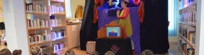 La biblioteca de Oropesa del Mar celebra el Día del Libro con talleres, rosas y teatro