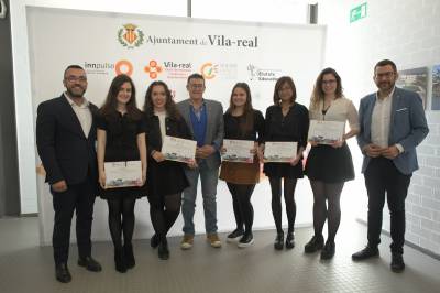 Vila-real premia els alumnes i professors de l’EASD i les empreses participants en el projecte d’arquitectura efímera per a identificar la Biblioteca Universitària del Coneixement