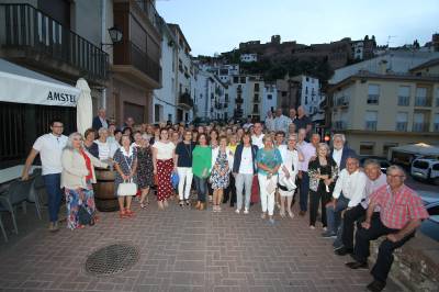 Més d'un centenar de persones participen en el sopar solidari contra el càncer a Vilafamés