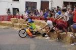 La cursa de 'Cotxes bojos' ompli d'humor i diversió els carrers de Vilafamés