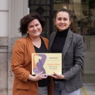 Denisa Maria Suciu i Marina Agut guanyen el concurs de microrelats del 25N