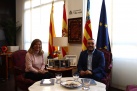 L'alcalde de Vila-real es reuneix amb la directora de Cevisama per valorar el sector cermic