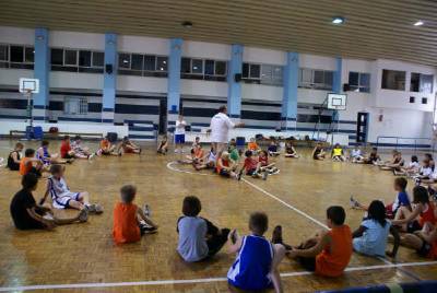 El Campus de Perfeccionamiento de Baloncesto re�ne a m�s de 140 deportistas