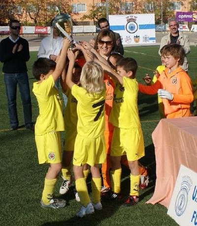 El Villarreal gana el II Trofeo Benjam�n 'Ciutat de La Vall d'Uix�'