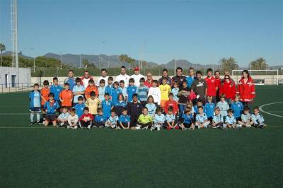 El f�tbol base, en una jornada solidaria con el CF San Pedro