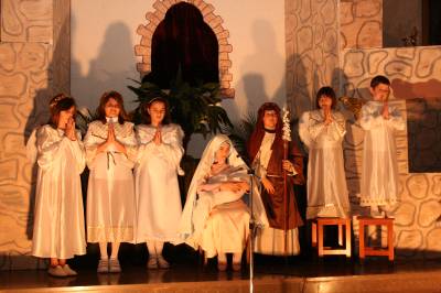 La parroquia de San Bartolom� representa su tradicional bel�n