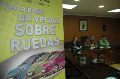 El Ayuntamiento explica el objetivo de la campa�a 'Ven a pasar un verano sobre ruedas'