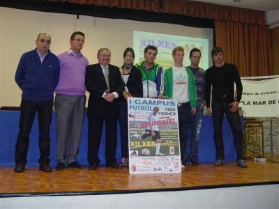 El I Campus Ximo Forner de f�tbol crea entusiasmo entre los m�s j�venes