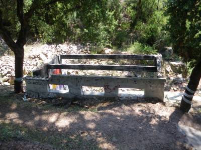Retiran los residuos en el paellero de la Fuente de Fonillet