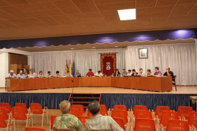 Pleno en plenas fiestas con diversas modificaciones de creditos y contratos de gestiones