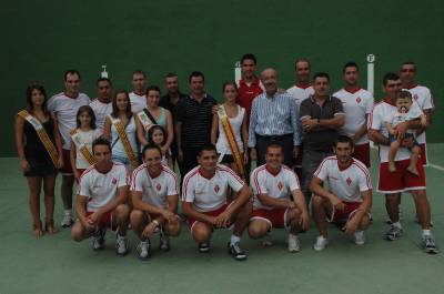 La Llosa presenta oficialmente a su equipo de frontenis