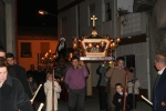 El silencio marca la procesión del Santo Entierro