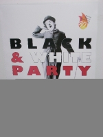 El Barri València celebra una fiesta Black and whitte