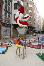 Las calles de Burriana lucen Cruces de Mayo y jardines