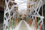 Las calles de Burriana lucen Cruces de Mayo y jardines