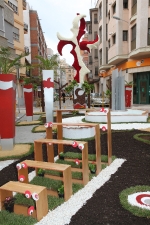 Las calles de Burriana lucen Cruces de Mayo y jardines