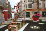 Las calles de Burriana lucen Cruces de Mayo y jardines
