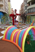 Las calles de Burriana lucen Cruces de Mayo y jardines