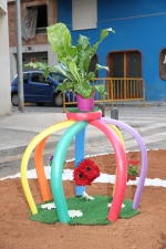 Las calles de Burriana lucen Cruces de Mayo y jardines