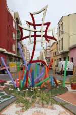 Las calles de Burriana lucen Cruces de Mayo y jardines