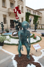 Las calles de Burriana lucen Cruces de Mayo y jardines